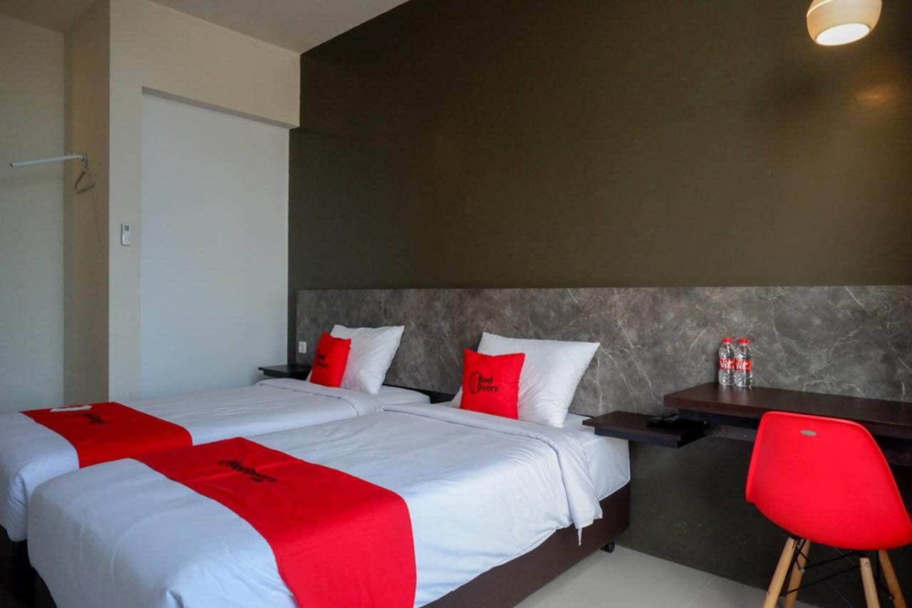 Reddoorz Plus Near Solo Baru Exterior photo
